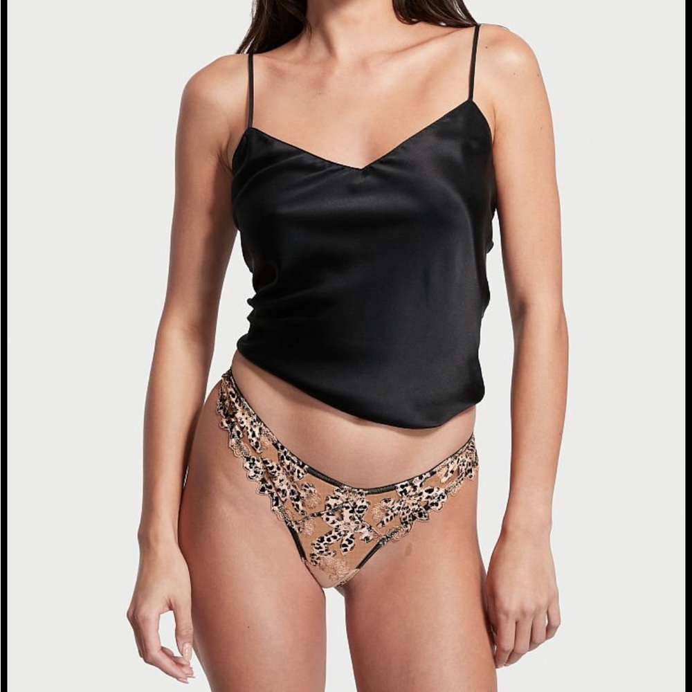 NWT Victoria’s Secret Very Sexy Floral Embroidered Thong Panty